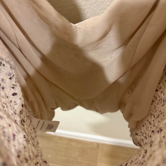 ASTR the label top floral ruched sleeve - Picture 4 of 6